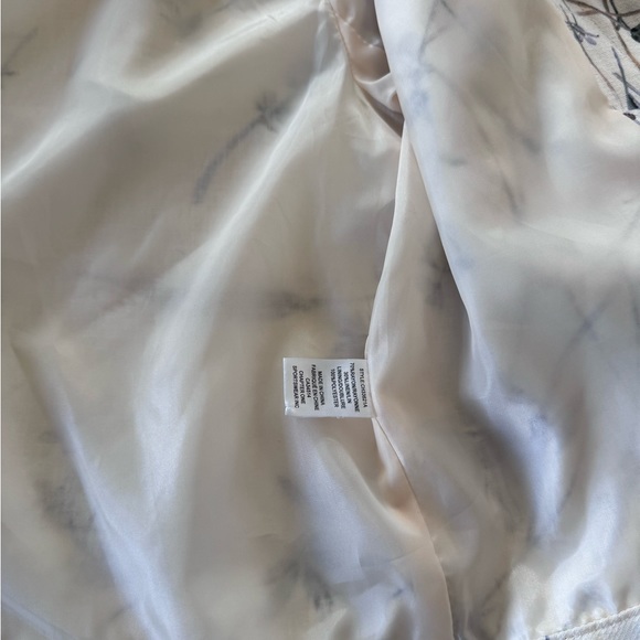 Pretty floral linen blend jacket! Perfect for spring/ summer! - Picture 5 of 8